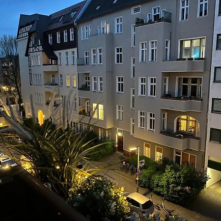 Cozy Modern Apartment With Small Balcony In The Heart Of ベルリン エクステリア 写真