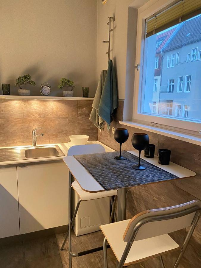Cozy Modern Apartment With Small Balcony In The Heart Of ベルリン エクステリア 写真