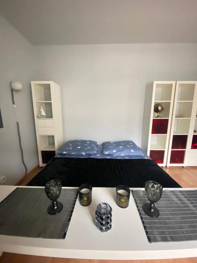 Cozy Modern Apartment With Small Balcony In The Heart Of ベルリン エクステリア 写真