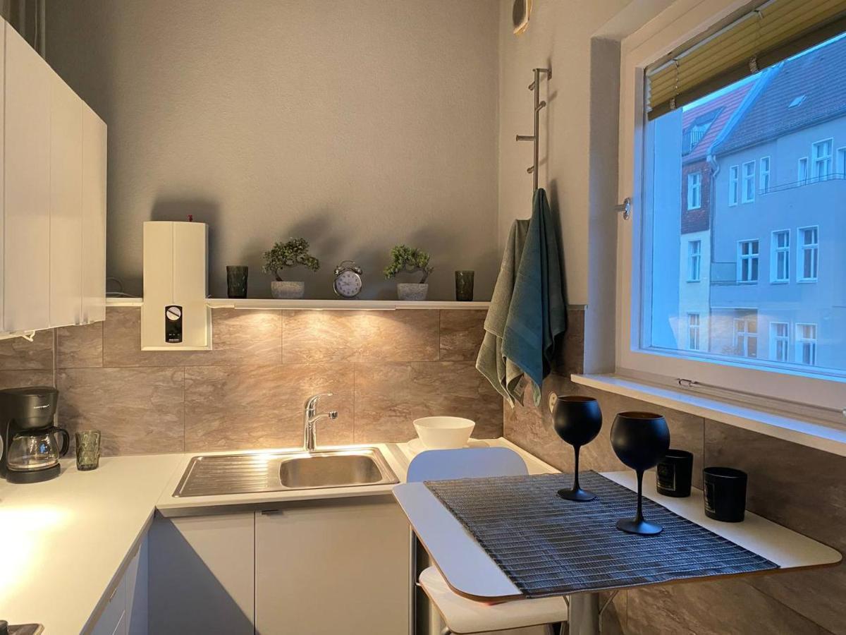 Cozy Modern Apartment With Small Balcony In The Heart Of ベルリン エクステリア 写真